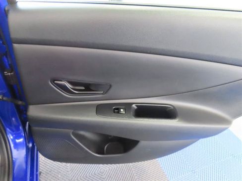 Used 2025 Hyundai Elantra Sport FWD image 28
