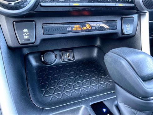 Used 2025 Toyota RAV4 XLE AWD/4WD image 27