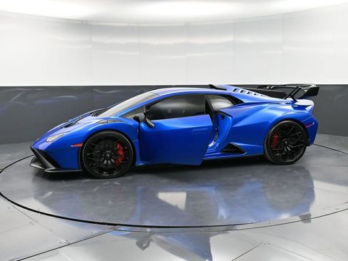 Used 2024 Lamborghini Huracan STO image 39