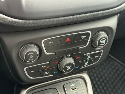 Used 2020 Jeep Compass Latitude w/ Popular Equipment Group image 24