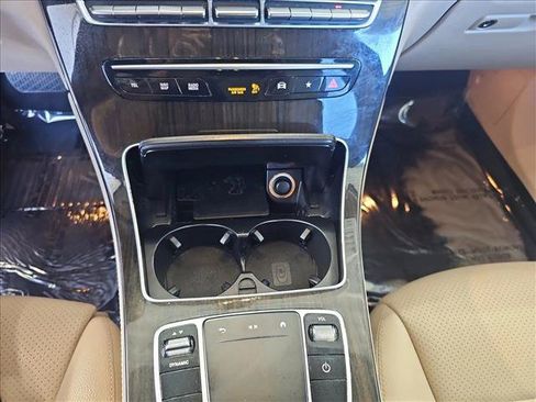 Used 2020 Mercedes-Benz GLC 300 image 12
