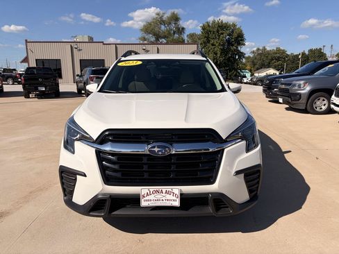 Used 2023 Subaru Ascent Premium w/ Convenience Package AWD/4WD image 2