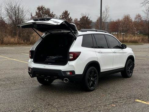 Certified 2024 Honda Passport Black Edition image 15