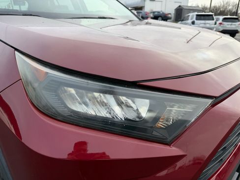 Used 2019 Toyota RAV4 LE image 28