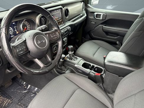 Used 2022 Jeep Gladiator Willys image 4