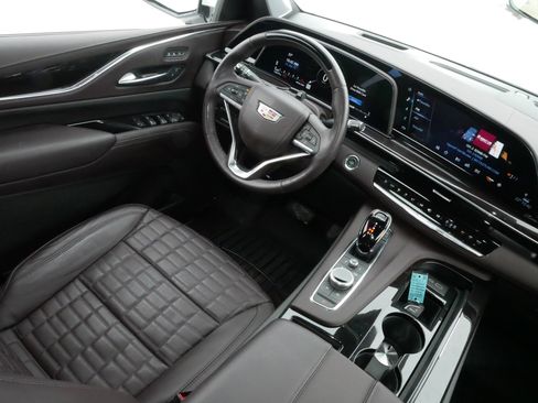 Certified 2023 Cadillac Escalade Sport Platinum image 9