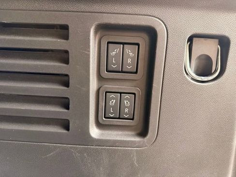 Used 2025 Chevrolet Traverse RS AWD/4WD image 8