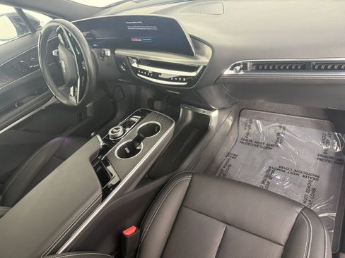 Used 2023 Cadillac Lyriq AWD image 11