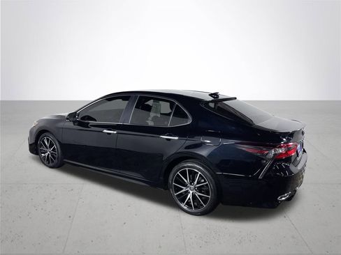 Used 2023 Toyota Camry SE image 8