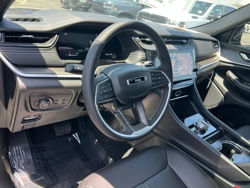 New 2026 Jeep Grand Cherokee L Limited w/ Limited Altitude Package AWD/4WD image 23