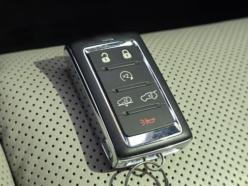 Used 2022 Jeep Grand Wagoneer Series I AWD/4WD image 35