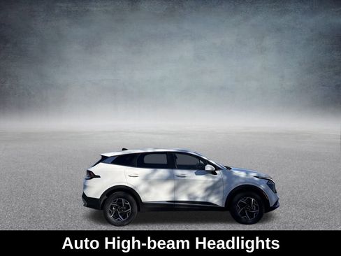 Used 2024 Kia Sportage LX image 7