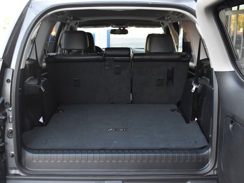 Used 2018 Lexus GX 460 image 10