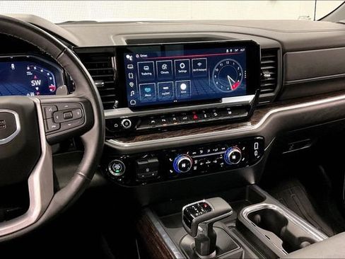 Used 2024 GMC Sierra 1500 Elevation w/ Elevation Premium Package AWD/4WD image 7