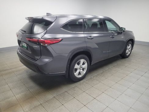 Used 2021 Toyota Highlander LE AWD/4WD image 10