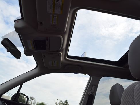 Used 2019 Subaru Forester Premium w/ All-Weather Package AWD/4WD image 10