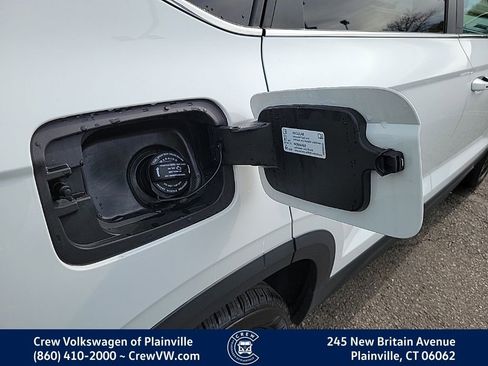 Used 2022 Volkswagen Taos SE w/ Driver Assistance Package image 35