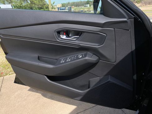 Used 2023 Honda Accord EX image 27