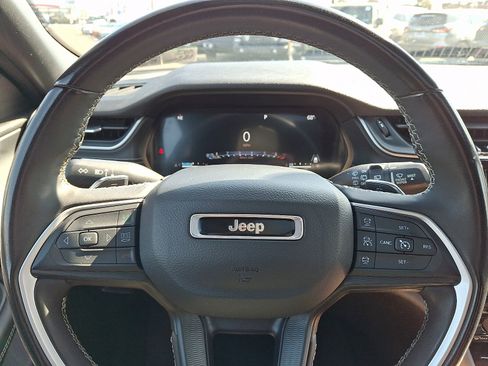 Used 2023 Jeep Grand Cherokee L Laredo image 20