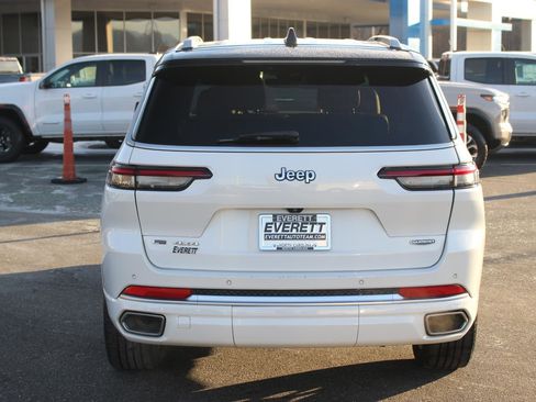 Used 2022 Jeep Grand Cherokee L Summit w/ Luxury Tech Group V image 6