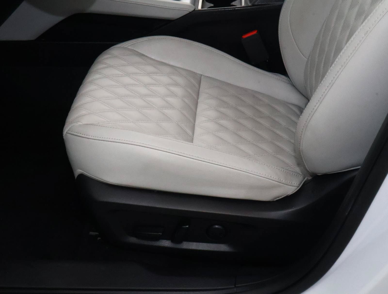 Used 2025 Mitsubishi Outlander SEL AWD/4WD image 15