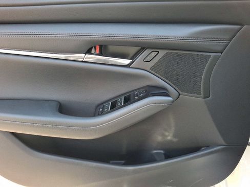 Used 2021 MAZDA MAZDA3 s image 12