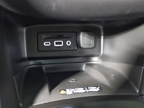 Used 2021 Chevrolet Equinox Premier w/ Redline Edition image 21