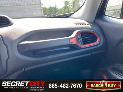 Used 2015 Jeep Renegade Trailhawk AWD/4WD image 15