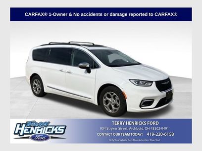 Used 2023 Chrysler Pacifica Limited