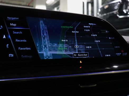 Used 2022 Cadillac Escalade ESV Premium Luxury image 38