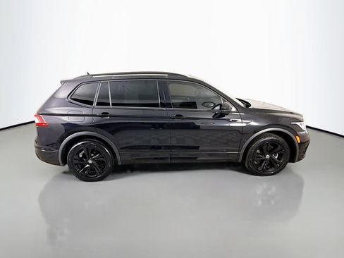Used 2023 Volkswagen Tiguan SE R-Line image 8