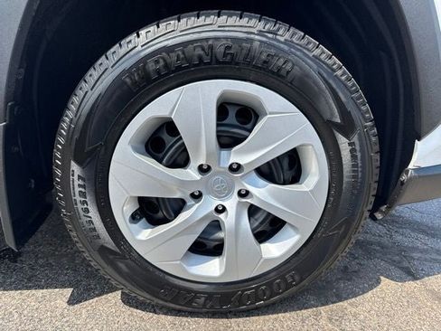 Used 2020 Toyota RAV4 LE w/ All Weather Liner Package AWD/4WD image 30