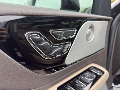 Used 2022 Lincoln Aviator Reserve w/ Equipment Group 201A image 20