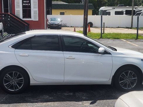 Used 2017 Toyota Camry SE FWD image 7