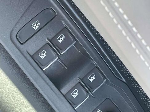 New 2026 Volkswagen Tiguan SE R-Line FWD image 16