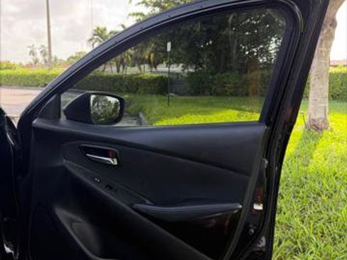 Used 2018 Toyota Yaris iA FWD image 16