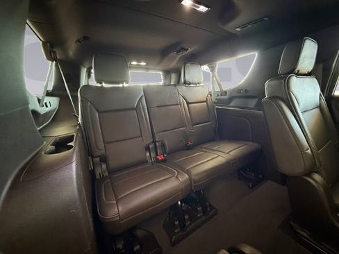 Used 2024 GMC Yukon XL Denali w/ Advanced Technology Package image 18