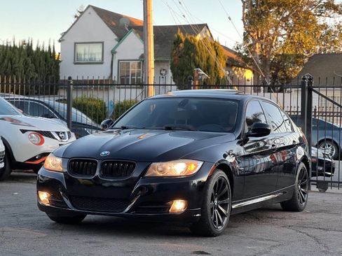 Used 2011 BMW 328i Sedan w/ Premium Pkg image 1