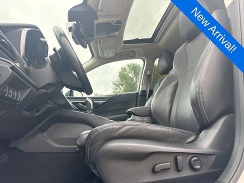 Used 2023 Subaru Outback Limited AWD/4WD image 11