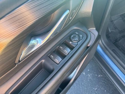 Used 2024 GMC Terrain SLE image 13