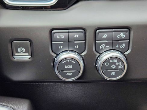 Used 2024 GMC Sierra 2500 Denali w/ Denali Reserve Package image 25