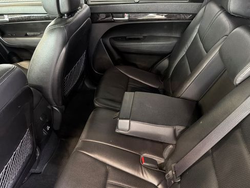 Used 2014 Kia Sorento SX w/ 3rd Row Package AWD/4WD image 4