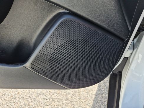 Used 2025 Kia Soul LX w/ LX Technology Package FWD image 23