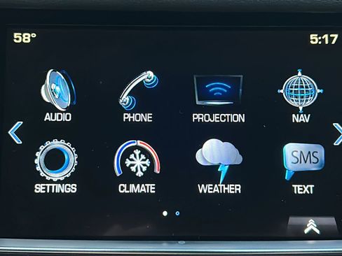 Used 2018 Cadillac XT5 Luxury w/ Driver Awareness Package AWD/4WD image 17