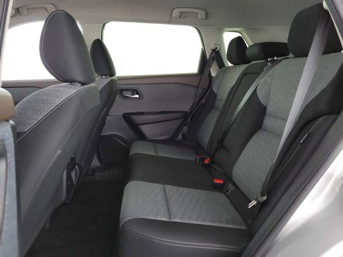 Used 2023 Nissan Rogue SV FWD image 17