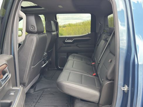 Used 2024 GMC Sierra 1500 SLT w/ SLT Premium Plus Package AWD/4WD image 37