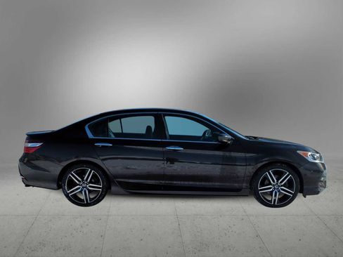 Used 2017 Honda Accord Sport Special Edition image 9