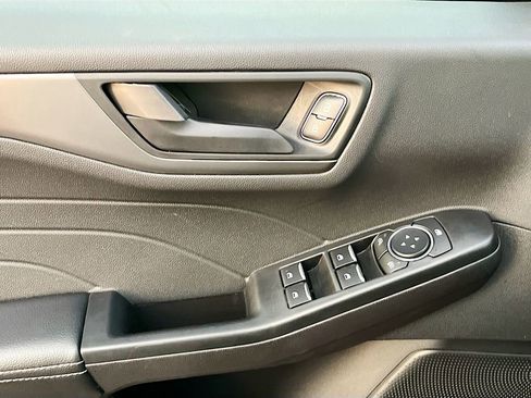 Used 2025 Ford Escape Active FWD image 17