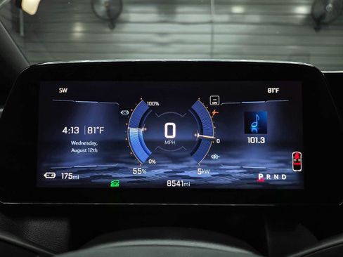 Used 2025 Chevrolet Equinox EV LT w/ Convenience Package FWD image 23