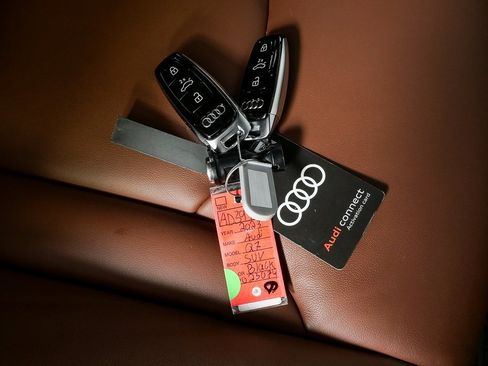 Used 2023 Audi Q7 2.0T Premium w/ Convenience Package image 25